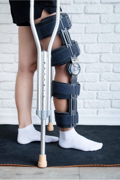 <p>Hurts</p><p>Surgery on your leg hurts.</p>