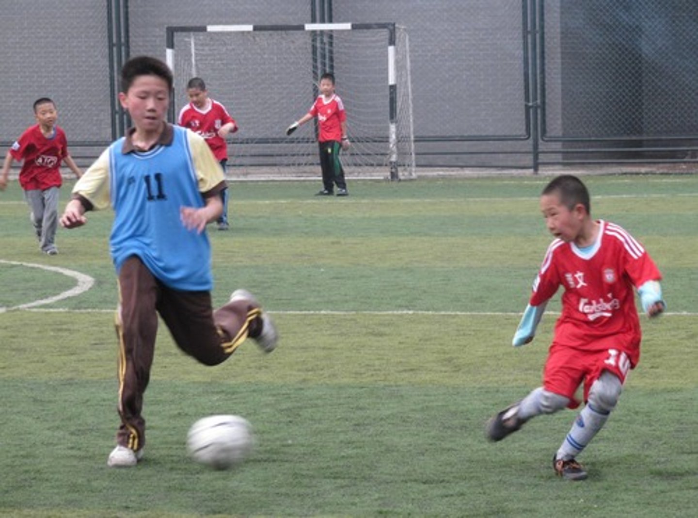 <p>Can you pass me...?</p>