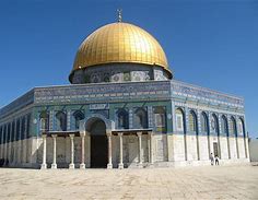 Stone masonry and wooden roof 
decorated with glazed ceramic tile, mosaics, 
and gilt aluminum and bronze dome
