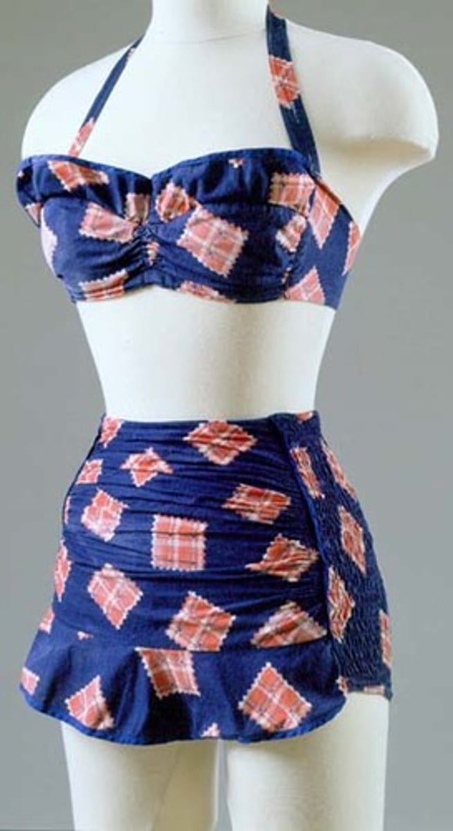 <p>bathing suit</p>