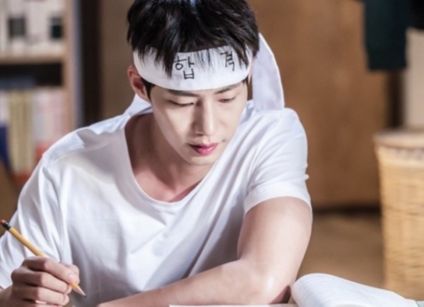 <p>Thi giữa kỳ</p>