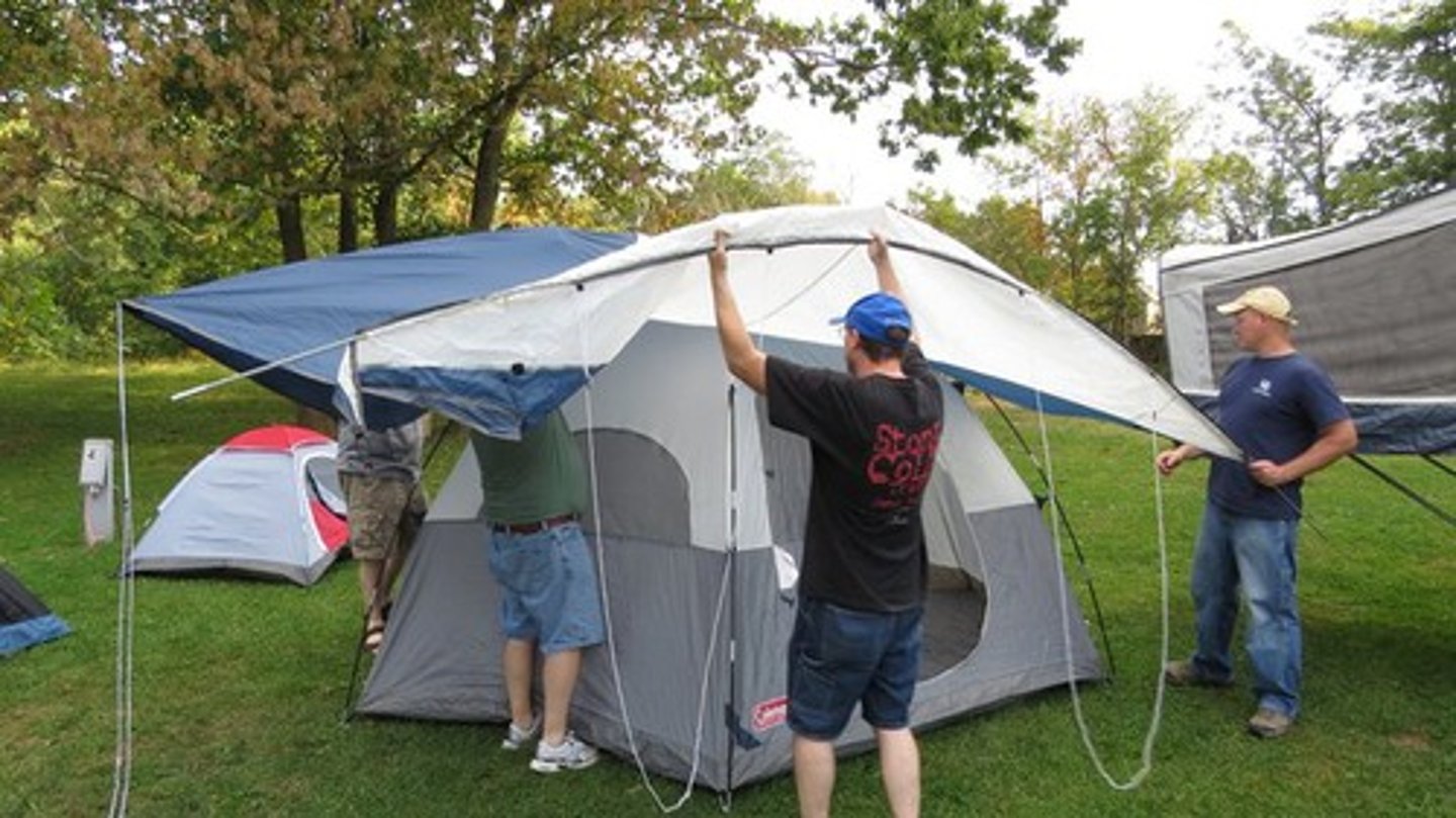 <p>(phr.v): dựng lên</p>