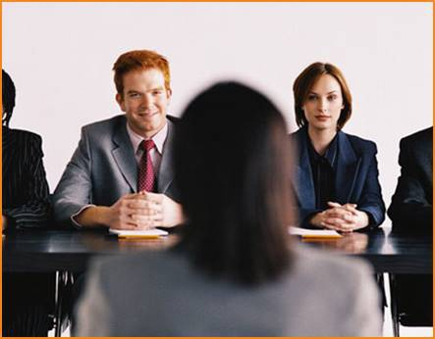 <p>n. người nộp đơn (xin việc) = candidate = job-seeker</p>