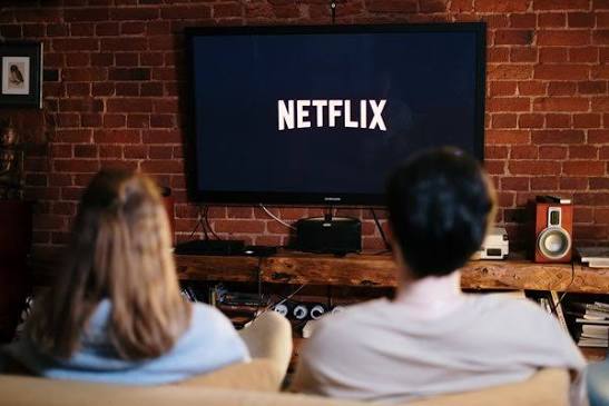 <p>yo vi</p><p>Yo vine una película interesante</p>