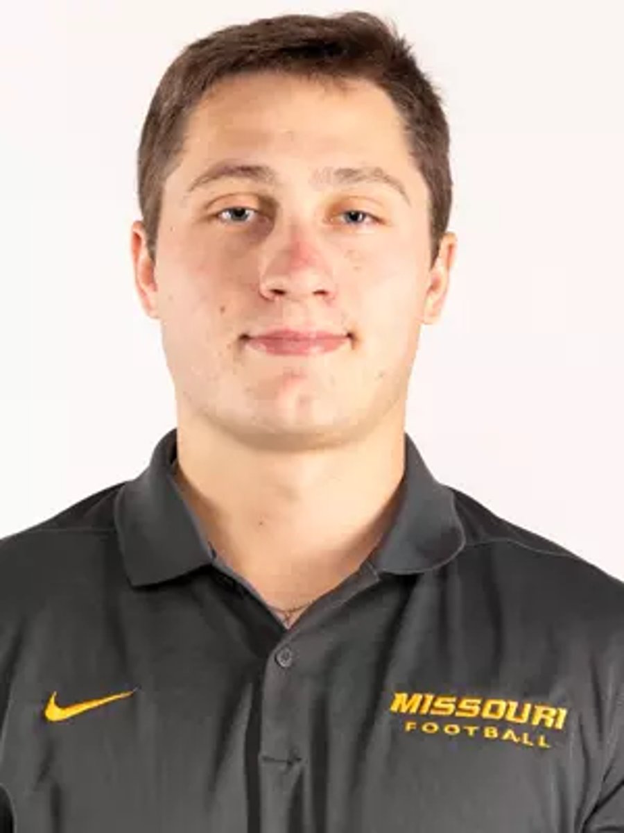 <p>graduate assistant - cornerbacks (defense)</p>