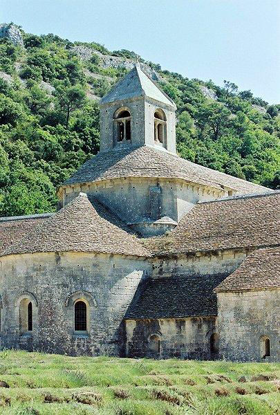 <p><strong>KLÁŠTER V SENANQUE:</strong></p><p>= nejznámější cisterciácké opatství v Provance</p><ul><li><p>(Francie)</p></li></ul><p></p>