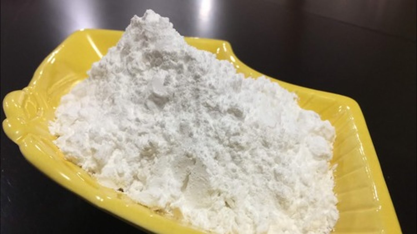 <p>fine white powder; barely soluble (if at all); pH = 6; Conductivity: none; Iodine test: turns blue-black; used as a thickening agent for gravies, marinades, sauces, soups, and casseroles.</p>