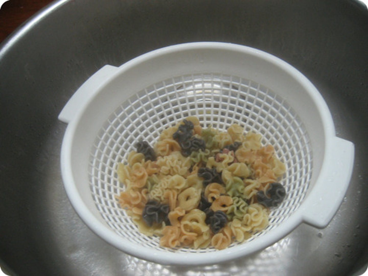<p>to drain</p>