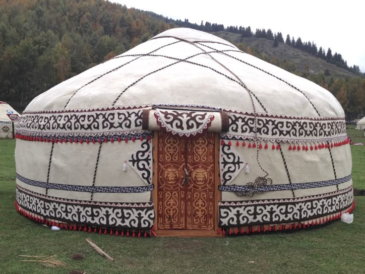 <p>Yurt? </p>