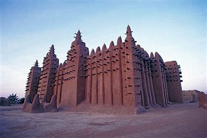 <p>An ancient city in Mali, known for its significant role in the trans-Saharan trade and its impressive mud-brick architecture, particularly the Great Mosque of Jenne. </p>