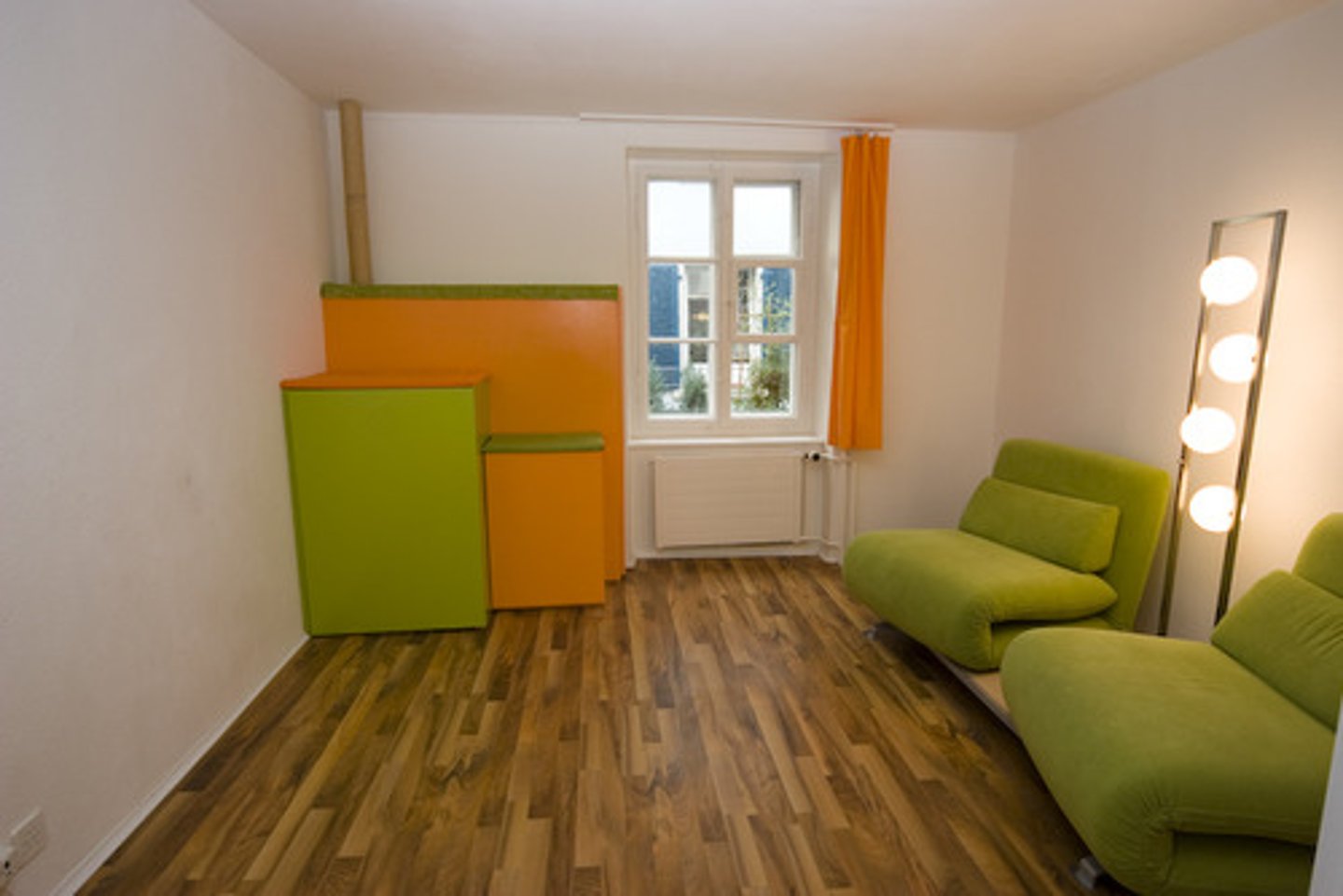 <p>phòng trống (dành cho khách)</p>