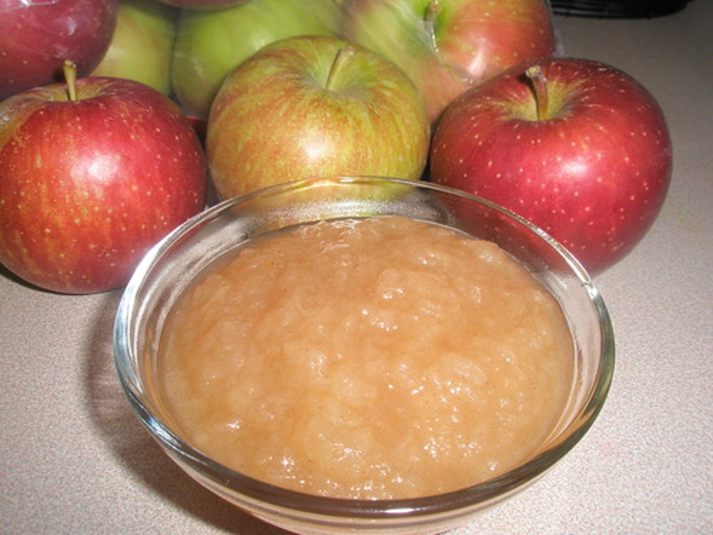 <p>Sweet canned applesauce</p>
