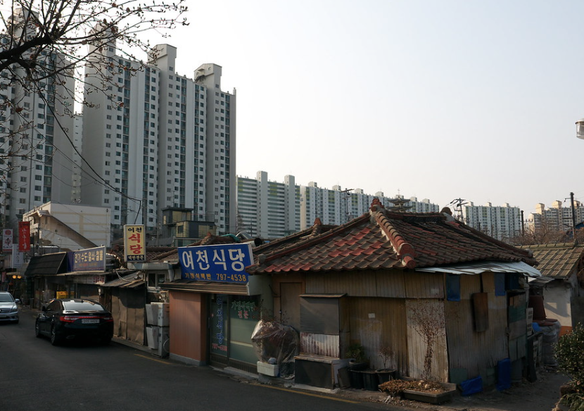 <p>90% of housing is deemed to be in bad conditions, under the current plan by the government, 90% of tenants have no chance of returning because they won’t be able to afford the newly built housing, 80% of property owners are absentee landlords → in Korea, gentrifiers are not always outsiders because of the nature of the urban redevelopment system, In contrast to the West, where gentrifiers tend to come from outside the neighborhood</p>