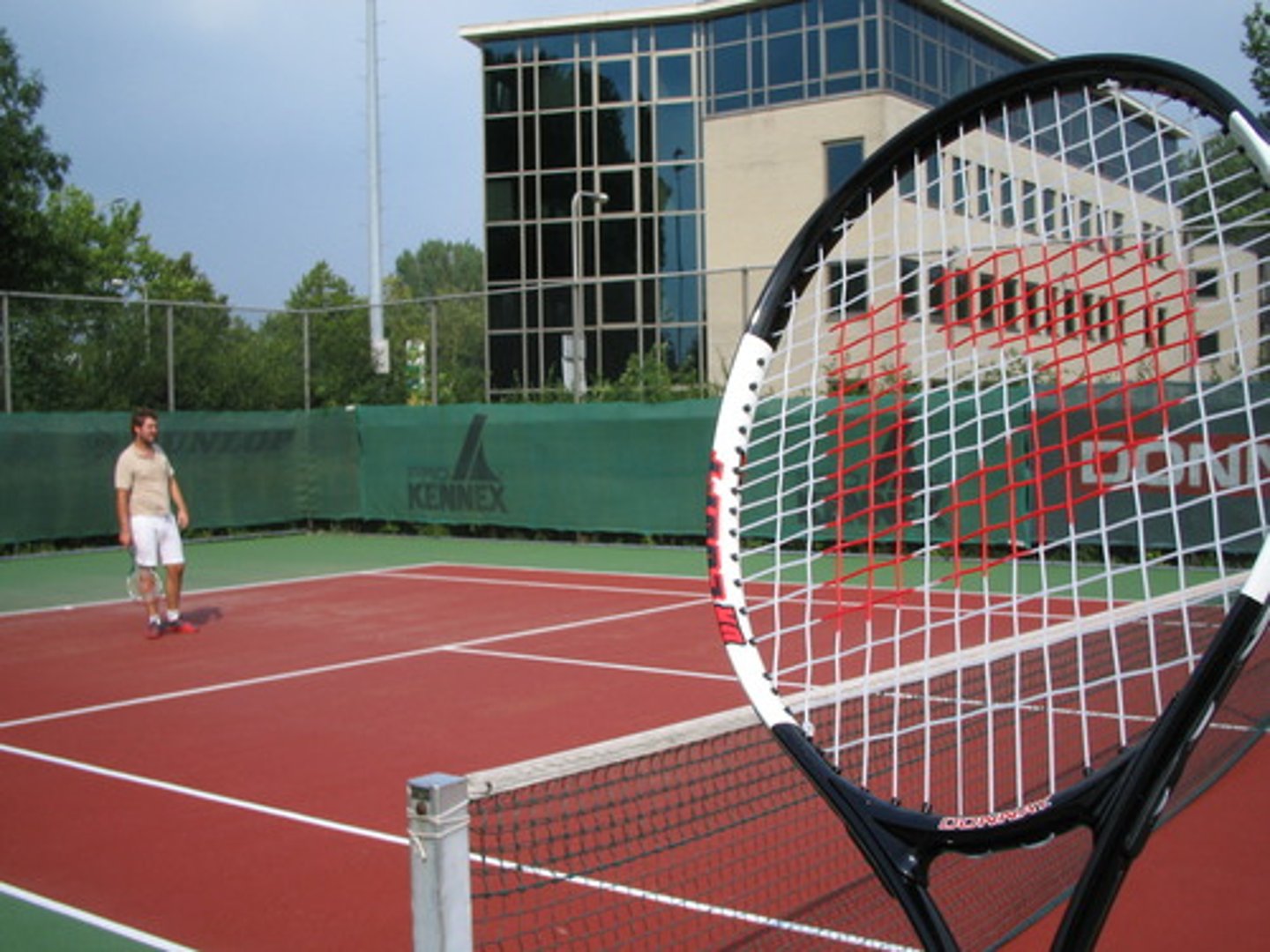 <p>A racket</p>