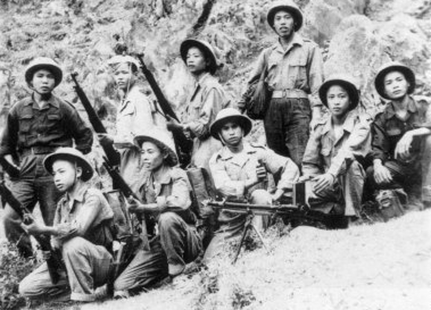 <p>An organization of Vietnamese Communists and other nationalist groups that between 1946 and 1954 fought for Vietnamese independence from the French.</p>