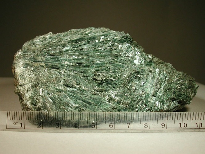 <p>What mineral is this?</p>