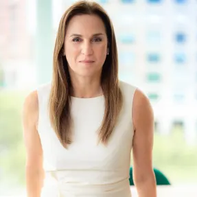 <ul><li><p><strong><span>Head of Investment and Corporate Banking for Mizuho Americas- a division of the Mizuho Financial Group- one of the largest financial institutions in the world with 2 trillion of assets</span></strong></p></li><li><p><strong><span>Leads a division of close to 1,000 bankers and business professionals across Americas, Europe, and Asia</span></strong></p></li><li><p><strong><span>Recognized by American Banker as one of the Most Powerful Women in Finance for the past 3 years&nbsp;&nbsp;</span></strong></p></li></ul>