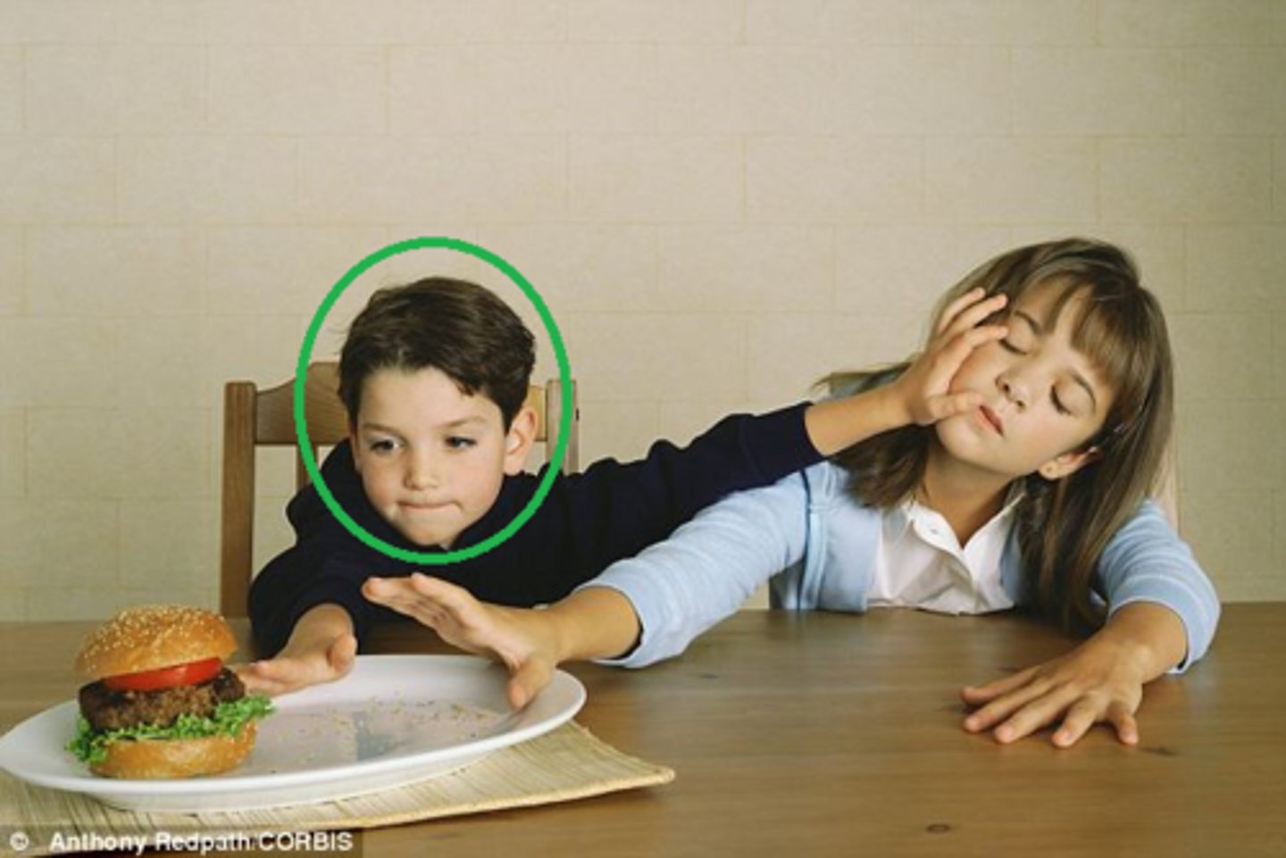 <p>le fils / la fille de mes parents</p>