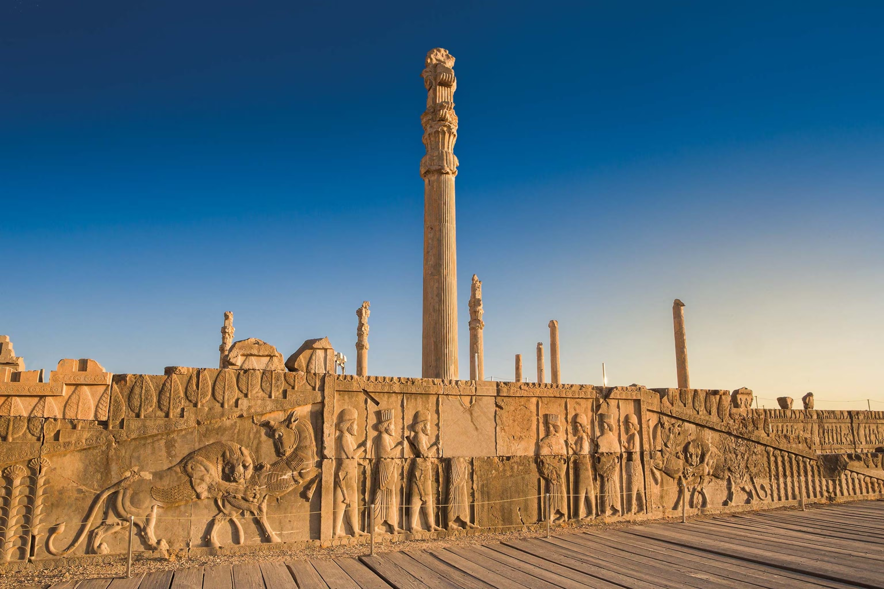 <p>Audience Hall (<em>apādana)</em> of Darius and Xerxes</p><ul><li><p>Persepolis, Iran </p></li><li><p>Persian (culture) </p></li><li><p>c. 520 ~ 465 BCE </p></li><li><p>limestone </p></li></ul><p></p>