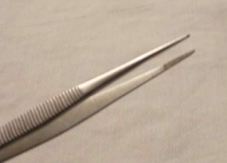 <p>Fine tip for foreign object retrieval</p>