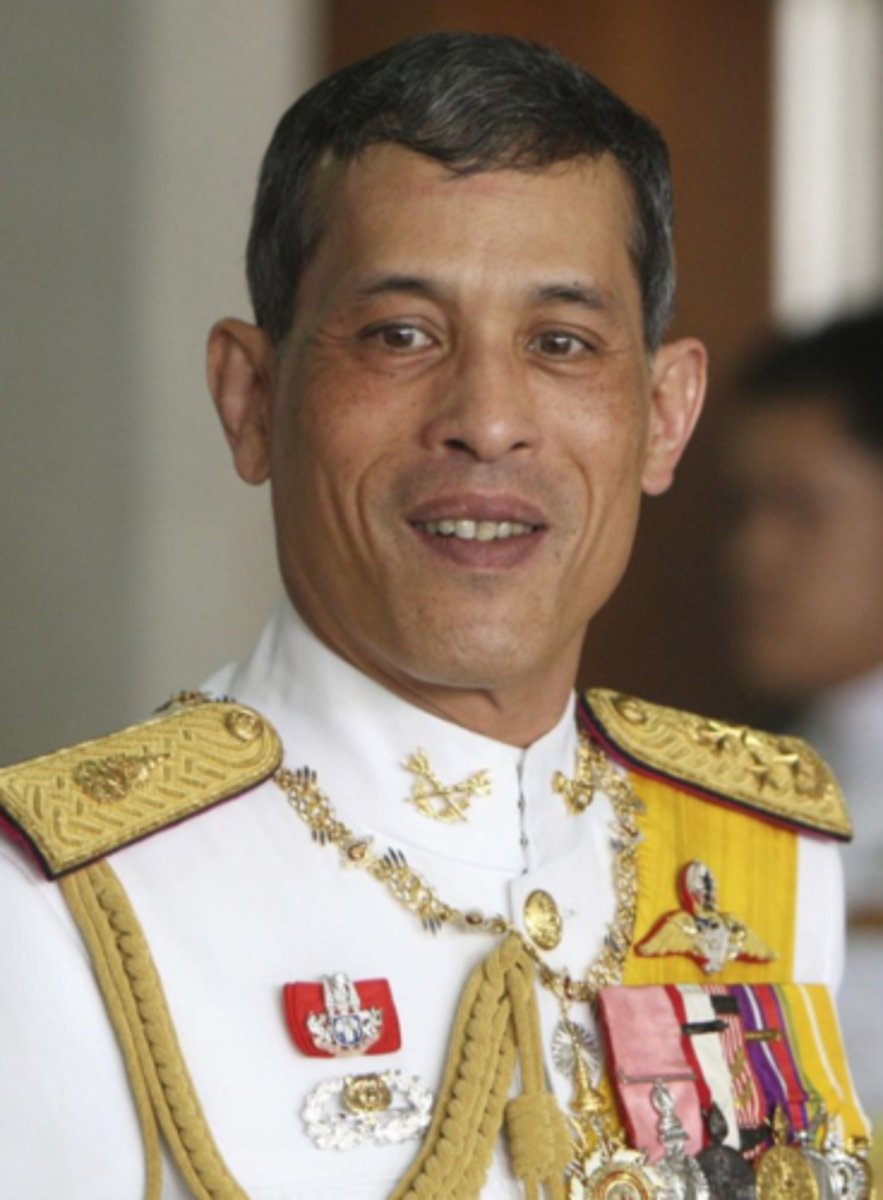 <p>(v) 1. To rule as a queen or king. 2. To be widespread. (n) 1. The rule of a queen or king; the time during which a person rules.</p>