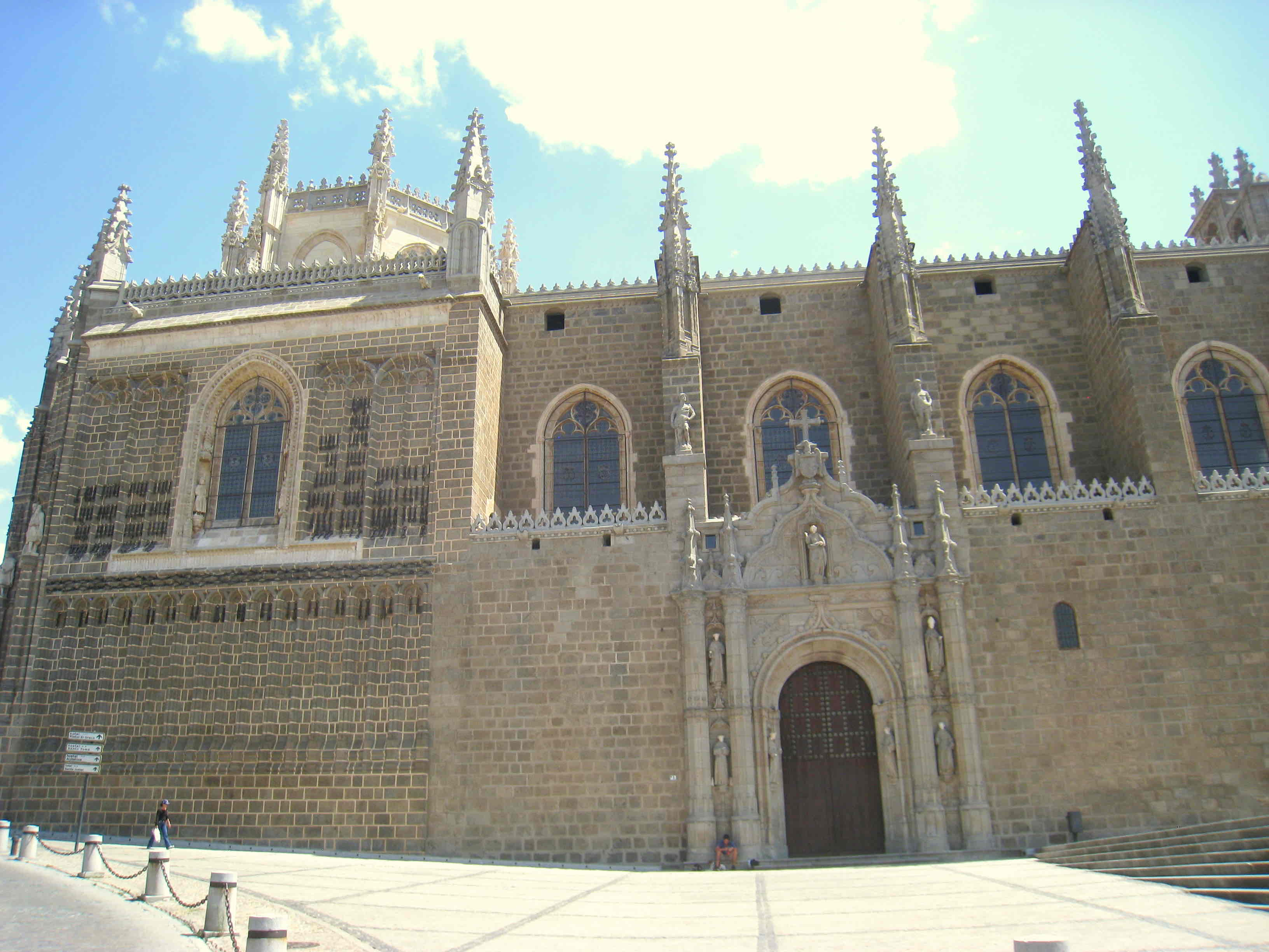 <p><strong><span style="color: rgb(238, 240, 255)">Monasterio de San Juan de los Reyes</span></strong></p>