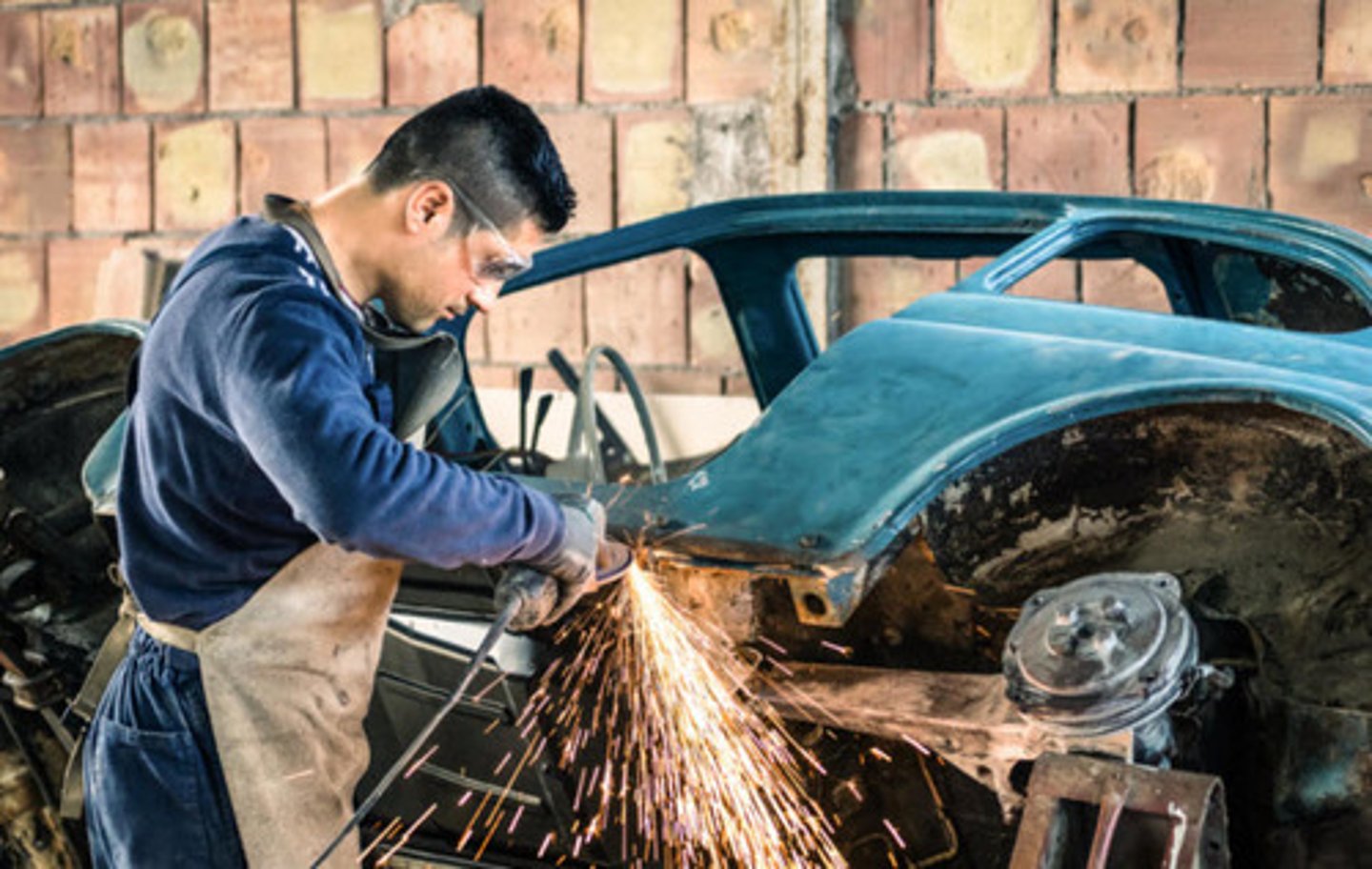 <p>1. To be a motor mechanic</p><p>2. He will learn to drive a car</p><p>3. His dream looms like a mirage amidst the dust of streets that fill his town Firozabad.</p>