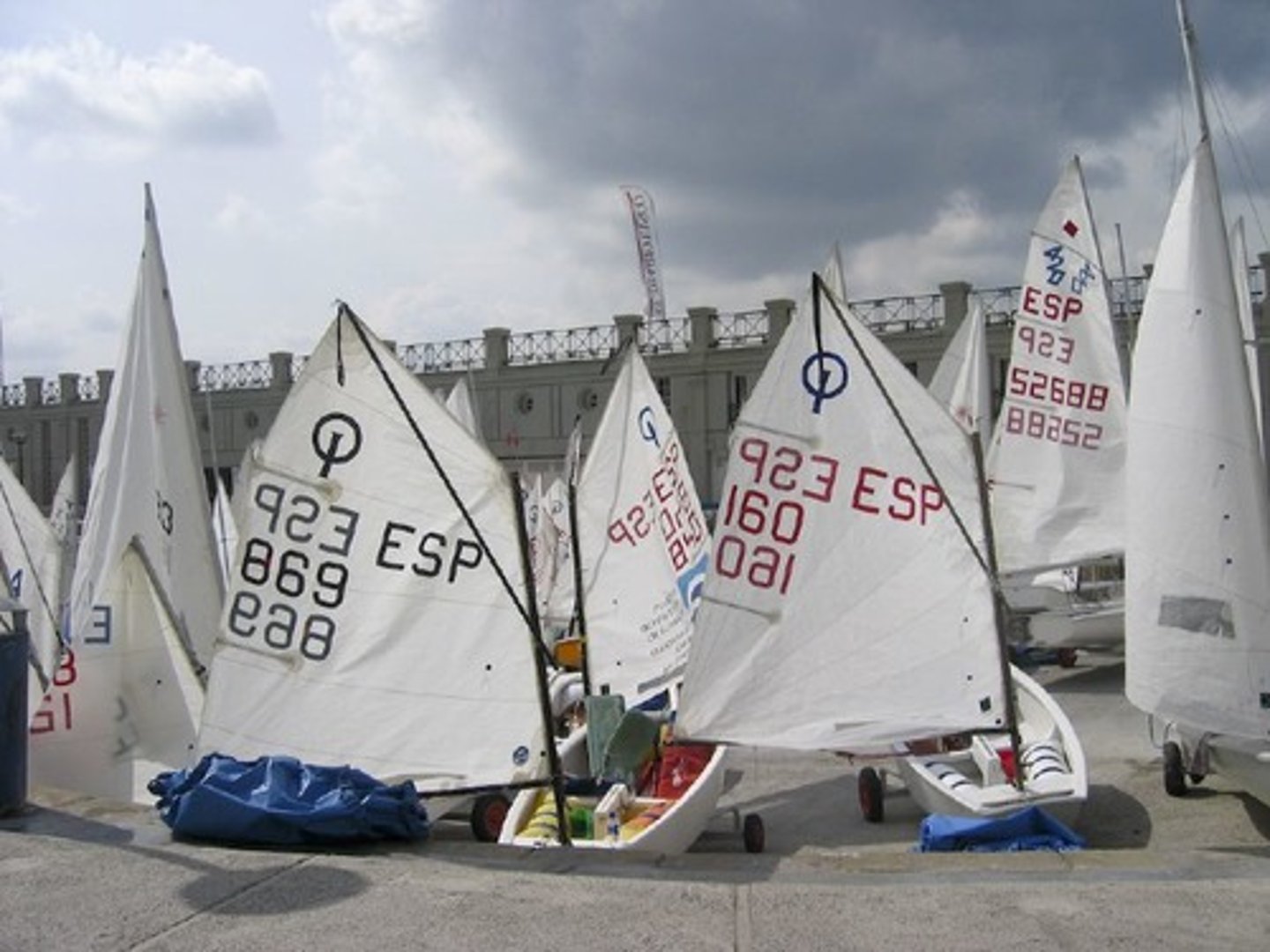 <p>to go sailing</p>