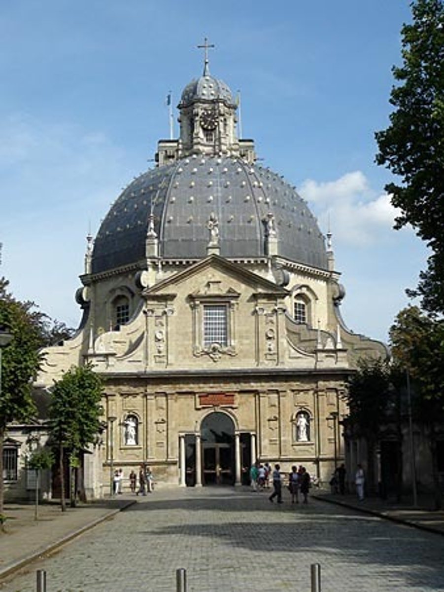 <p>is a pilgrimage to Proto-Baroque church by Wenzel Corberger. It was the earliest centrally-planned &amp; domed church in the Low Countries</p>