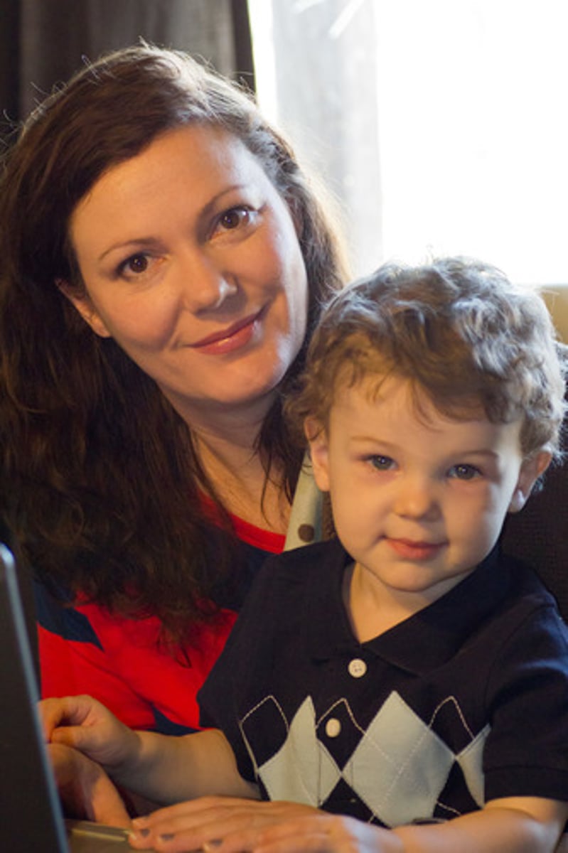 <p>a woman who has a child without a husband or a boyfriend</p>