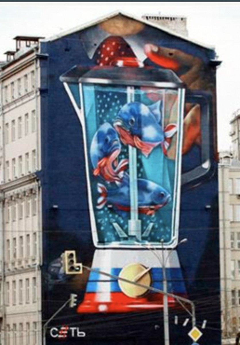 <p>a) Authorities enter street art scene to promote their own pro-Kremlin agenda<br>b) Some artists called hypocrites for "train bombing" at night and working for the government during the day.</p>