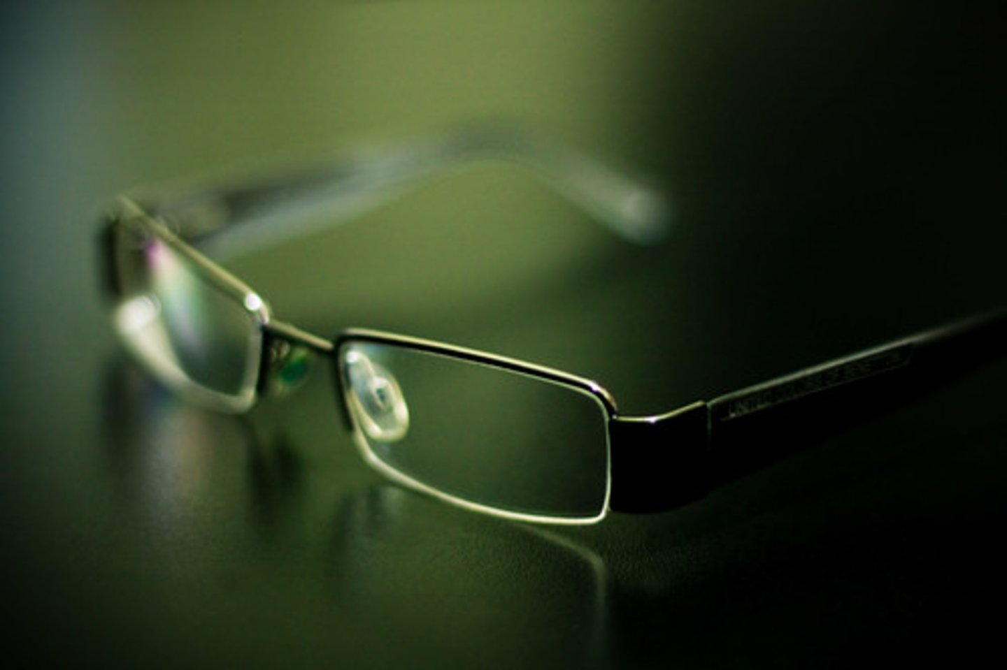 <p>eyeglasses</p>