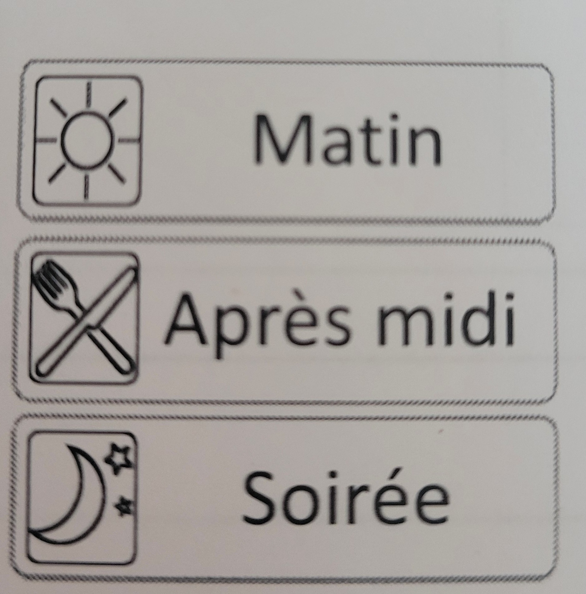 <p>Permet donner repères visuels (temos), anticiper événements a venir et développer l'autonomie fonctionnelle. Idéalement vertical au départ.</p><p class="has-focus">Peut contenir: 2 picto (mtn, apres pour debuter), une ou plusieurs act. de la journée, peut etre a l'objets-photos-images…, repères temps stable et fixe (lever/coucher,…), différence avec calendrier qui est plus global, plus étendue dans temps, permet consigner rdv, act extérieurs et soutient compréhension imprévus.</p><p class="has-focus">Pas oublier cet outil peut aussi et surtout fait en contexte réel et avec dessin main levée.</p>