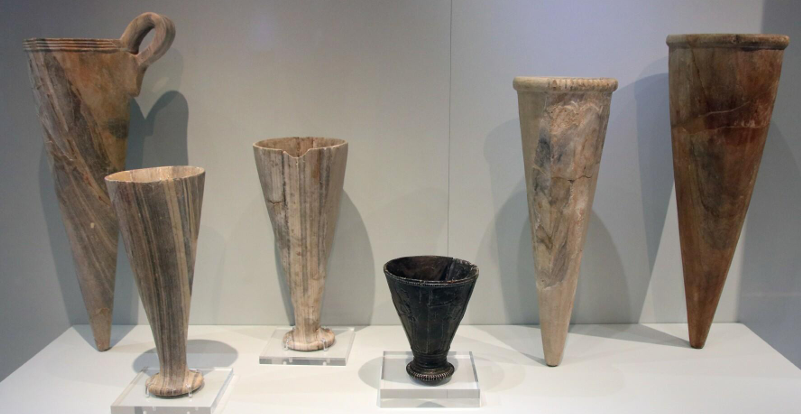 <p>naam object + periode/datum</p>