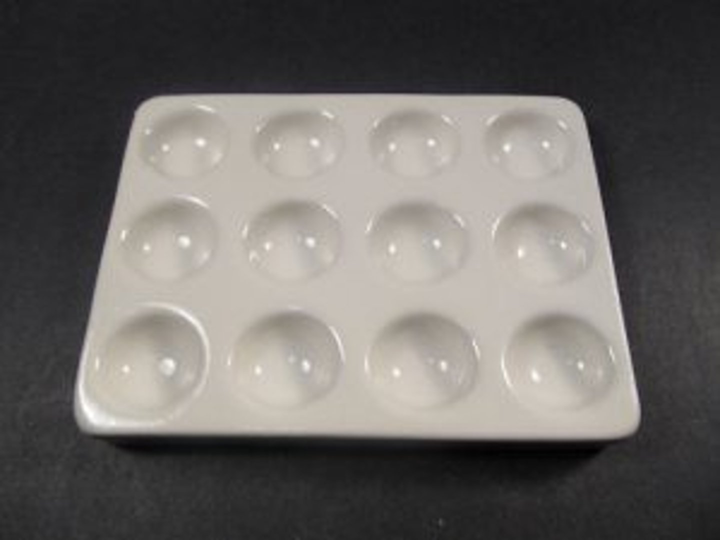 <p>Spot plate</p>