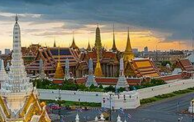 <p>a complex of buildings at the heart of Bangkok. The palace has been the official residence of the king of Siam, It houses the statue of the Emerald Buddha.</p>
