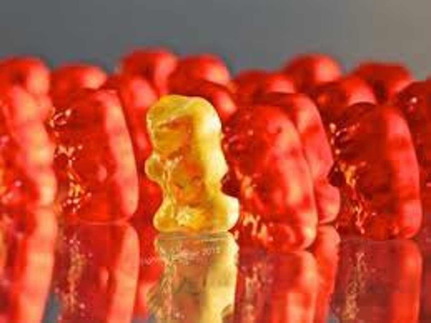 <p>(n) ngoại lệ</p>