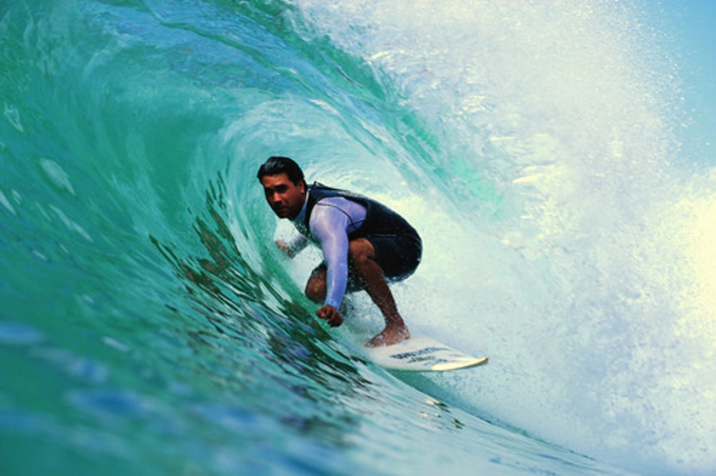 <p>surfing</p>