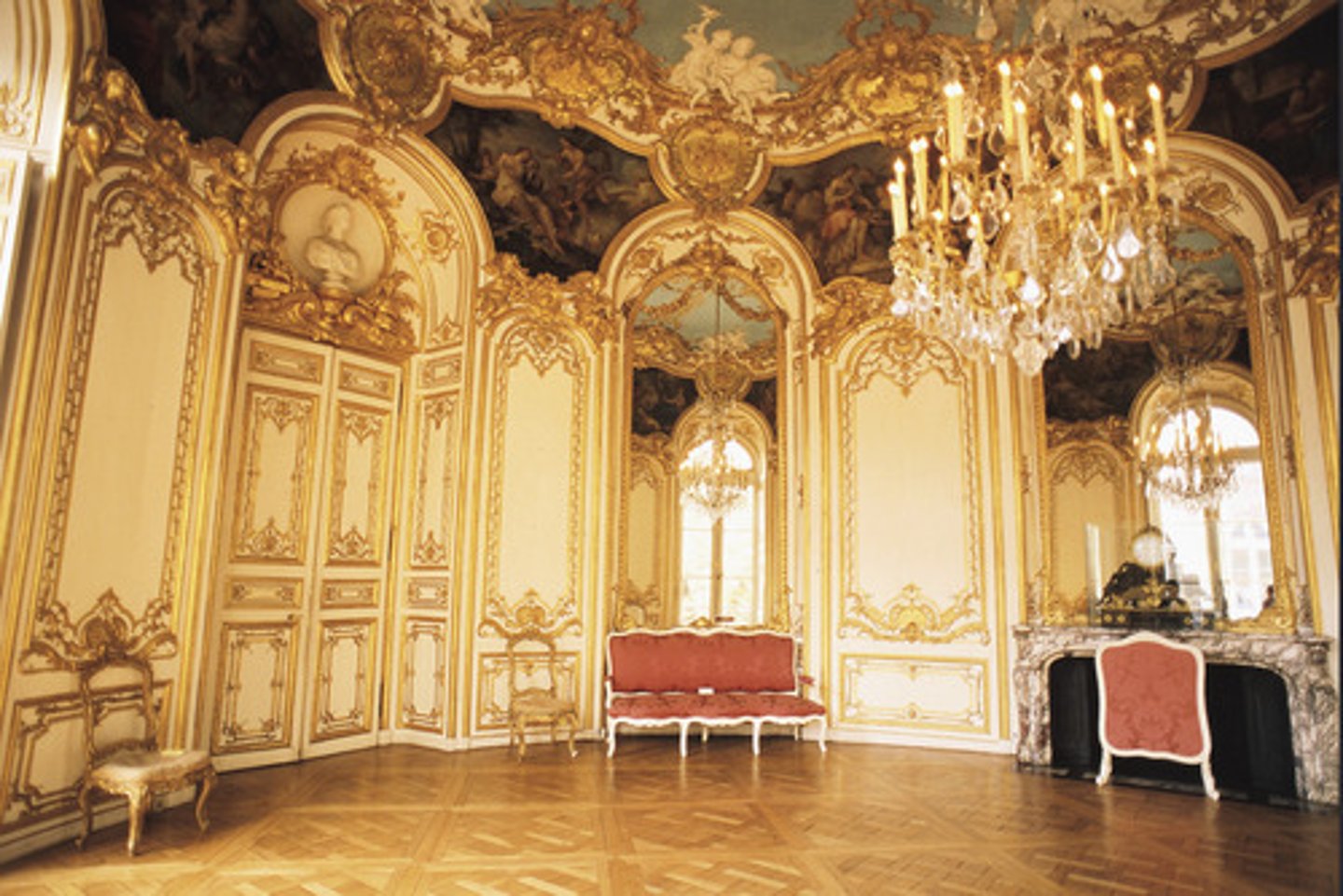 <p>- Rococo interior</p><p>- by Germain Bouffard</p><p>- oval Salon de la Princesse</p>