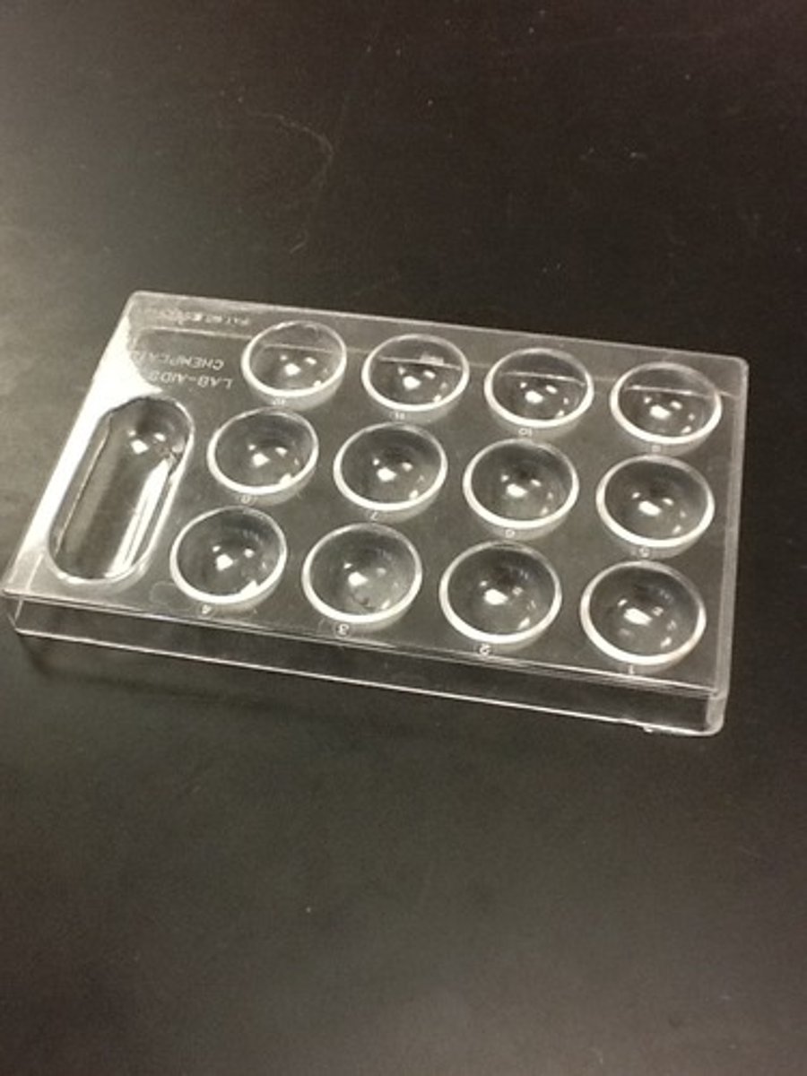 <p>used to hold small volumes of chemical</p>