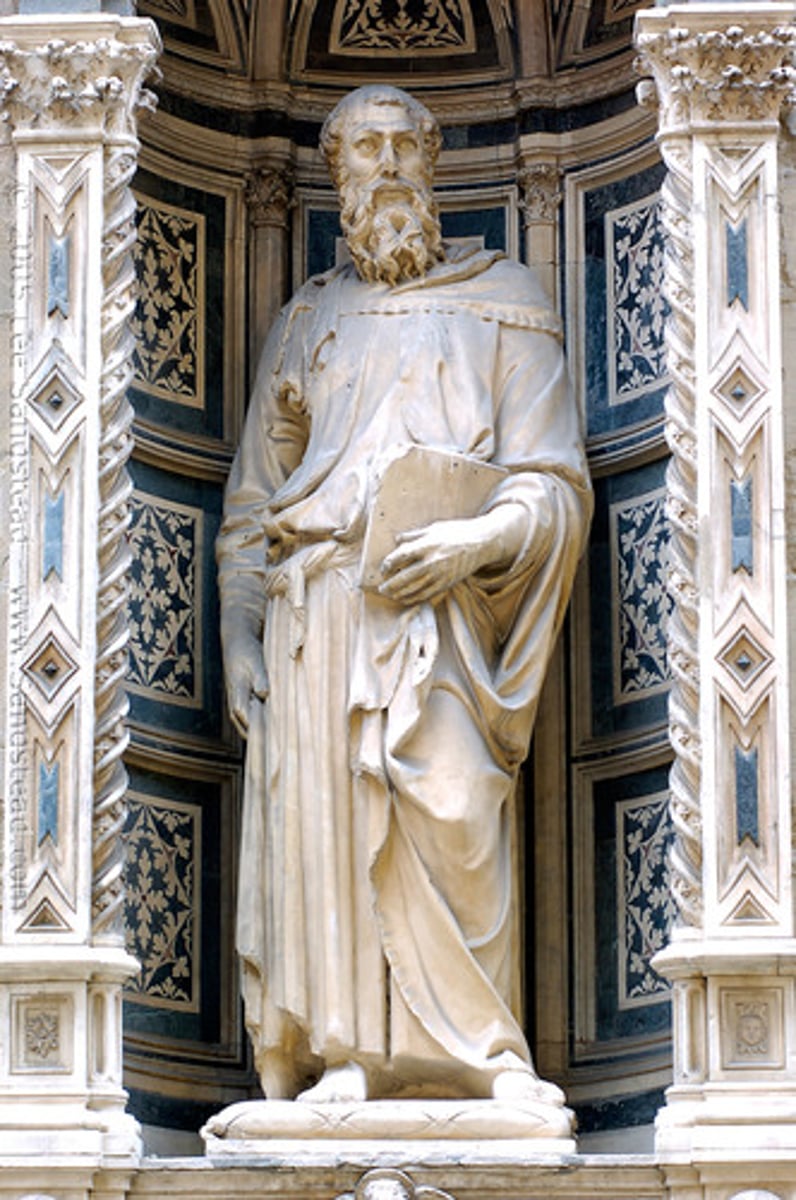 <p>when a figure stands with one leg holding its full weight and the other leg relaxed.</p>