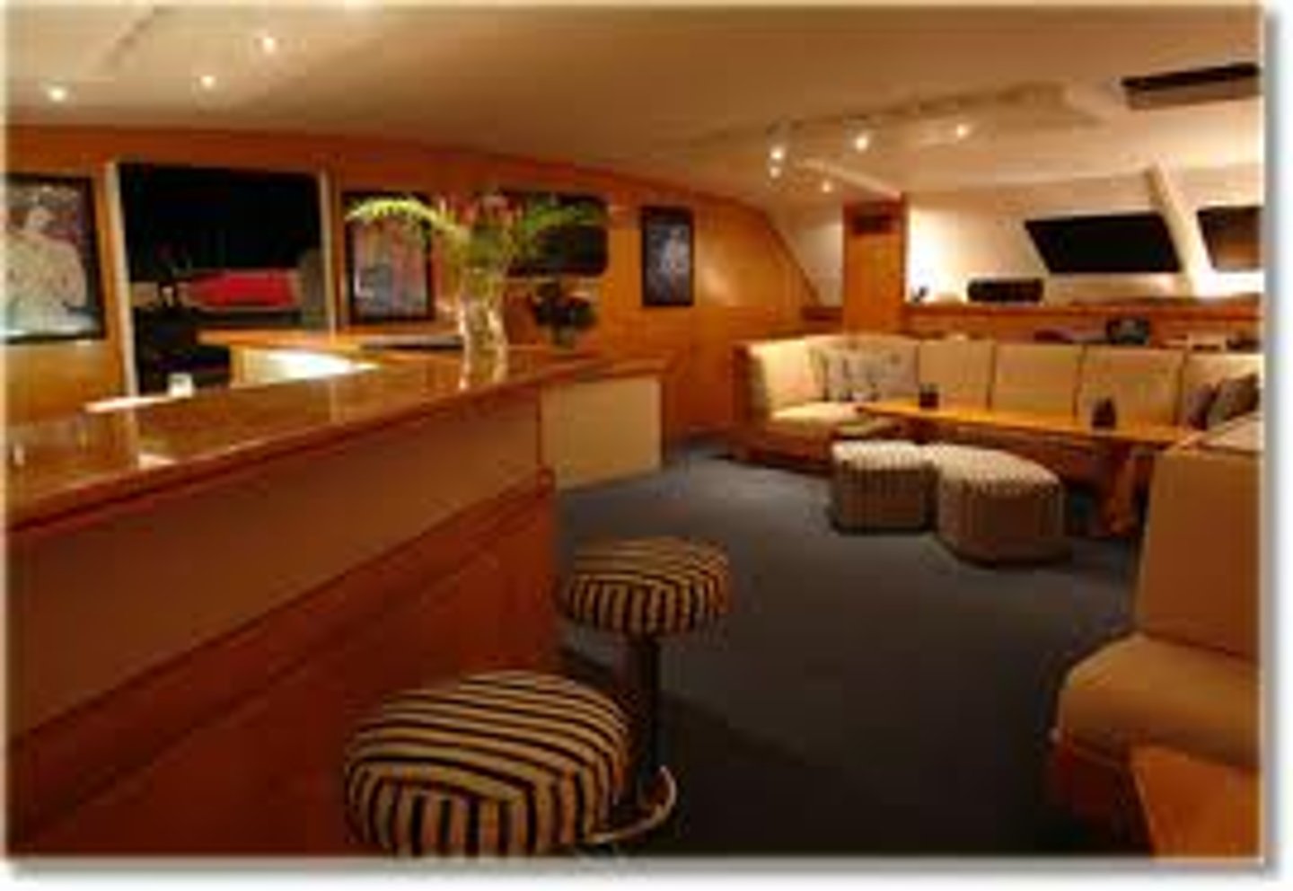 <p>(v) cung cấp chỗ ở</p>