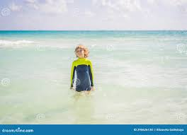 <p><span>The old photograph brought ___memories of our childhood adventures at the beach.</span></p>