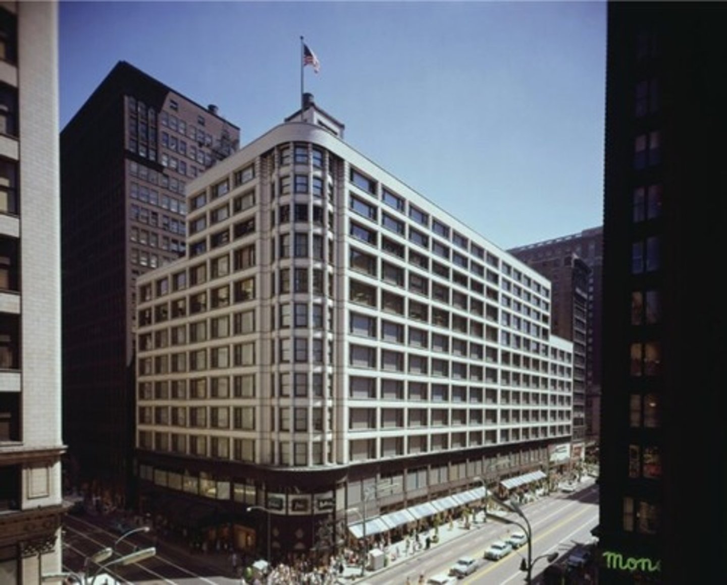 <p>1899-1903</p><p>US Louis Sullivan</p><p>Chicago, Illinois</p><p>Iron, steel, glass, terracotta</p><p>Applied design</p><p>Art nouveau (Stress function over form) to counter Victorian Age</p>