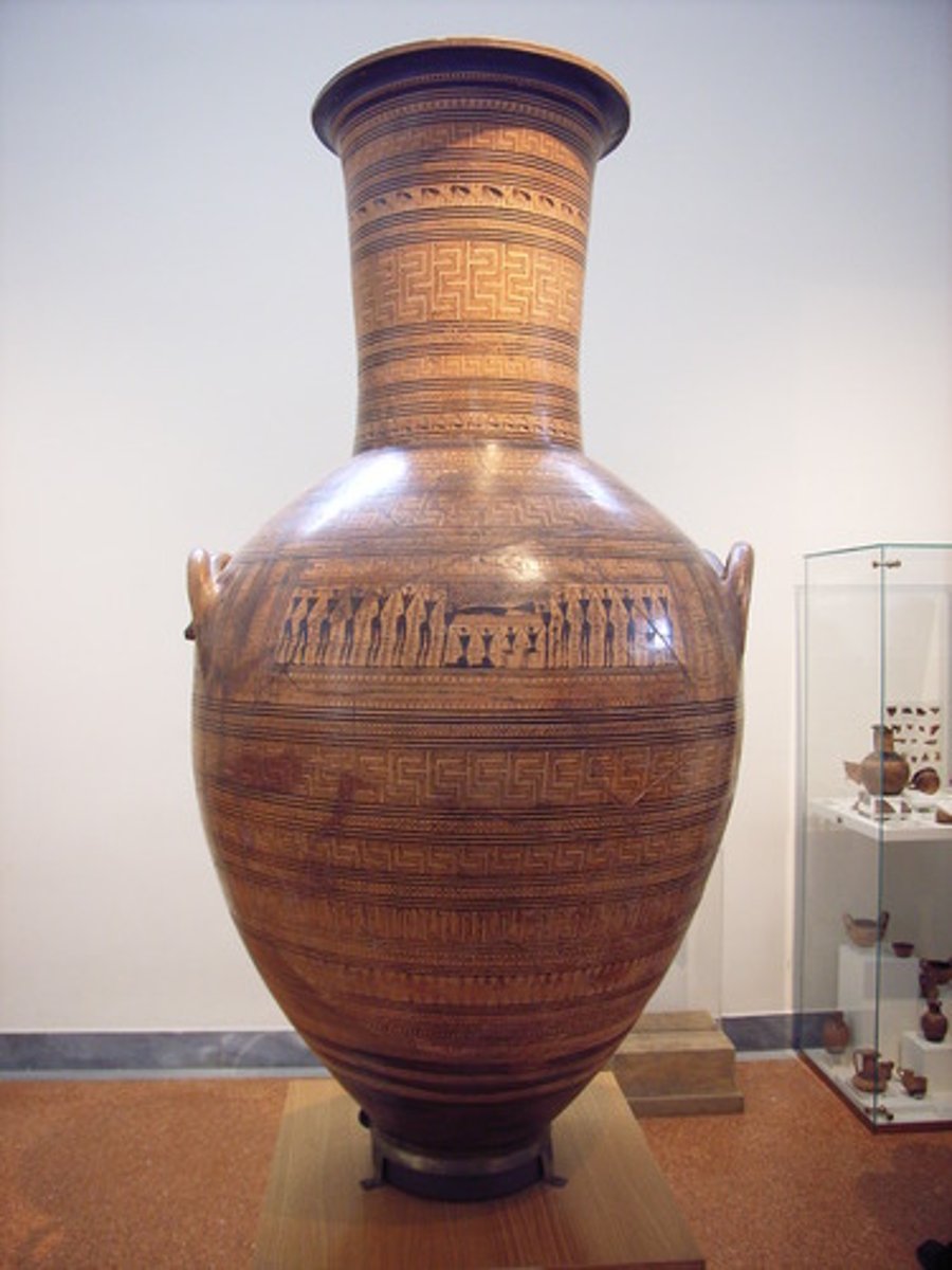 <p>750 BC</p><p>5 ft tall, traditional, geometric patterns, "the mourning of the dead", symmetrical</p>