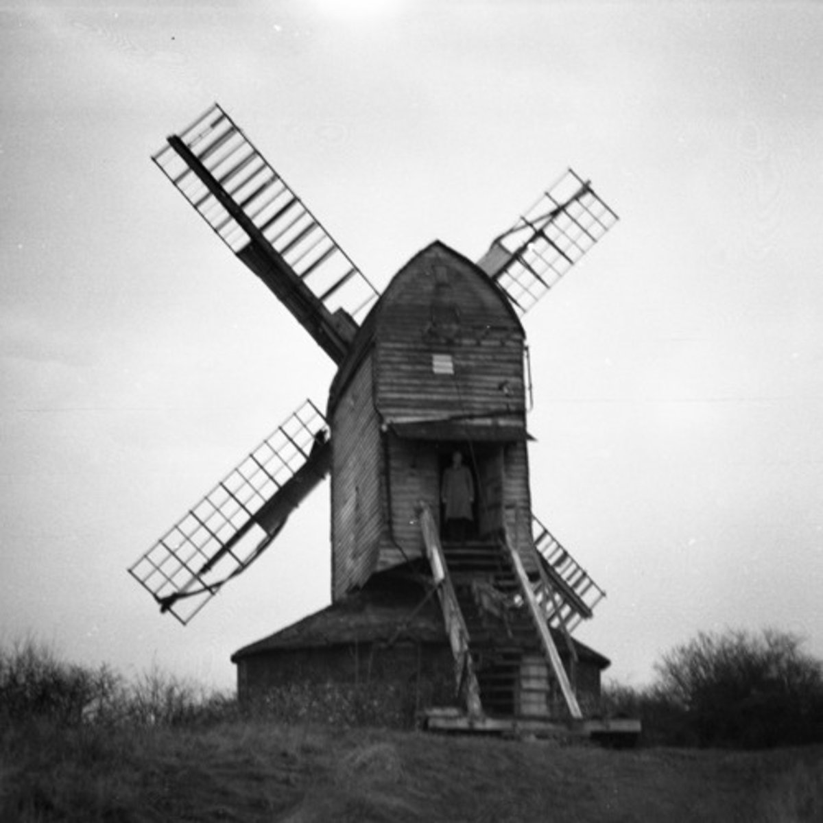 <p>nhà máy xay</p>