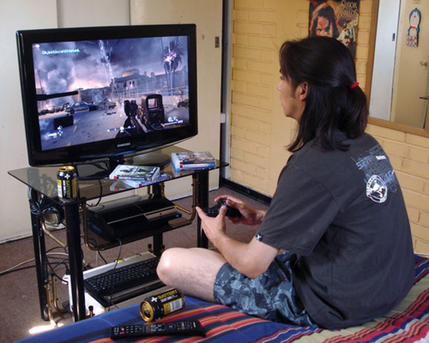 <p>to play video games</p>