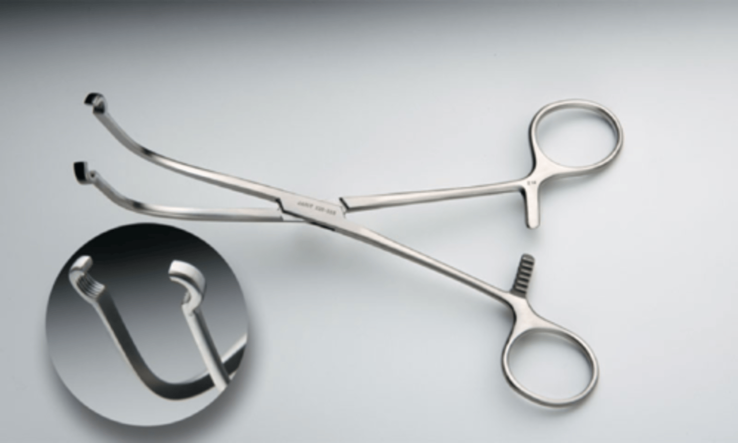 <p>Used to temporarily clamp the carotid artery during surgery.</p>