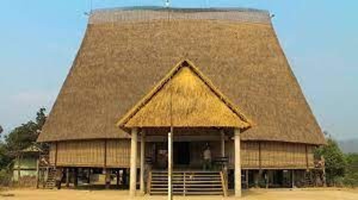 <p>nhà rông, nhà sinh hoạt cộng đồng</p>