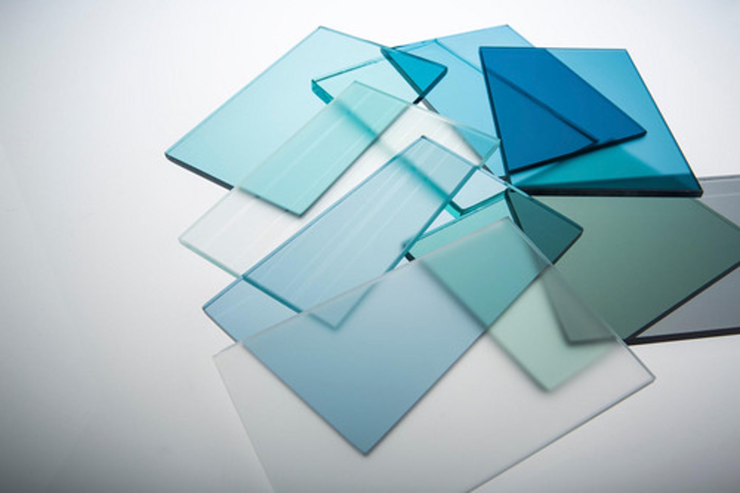<p>glas</p>